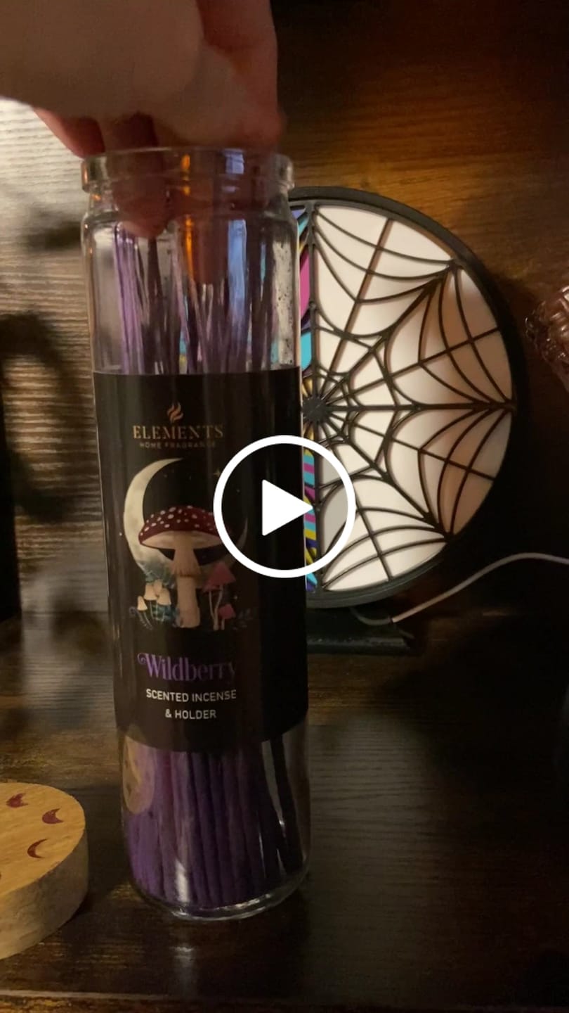 Customer video review of Dark Forest Räucherstäbchen Set – 4 Düfte mit Glasröhrchen und Halter