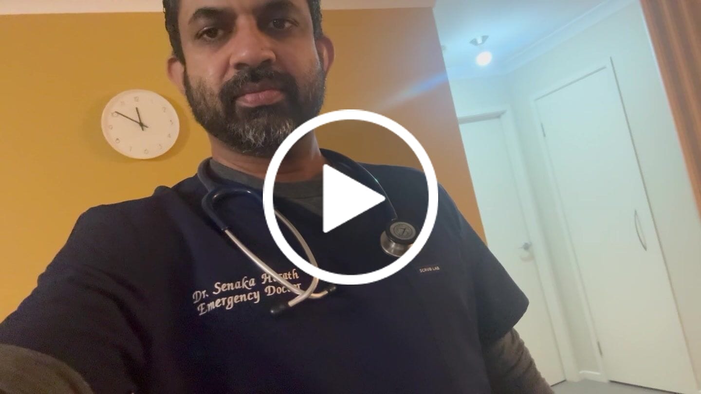 Customer video review of WEARY Three Chest Pocket Scrub Top - Navy | SLTECH™