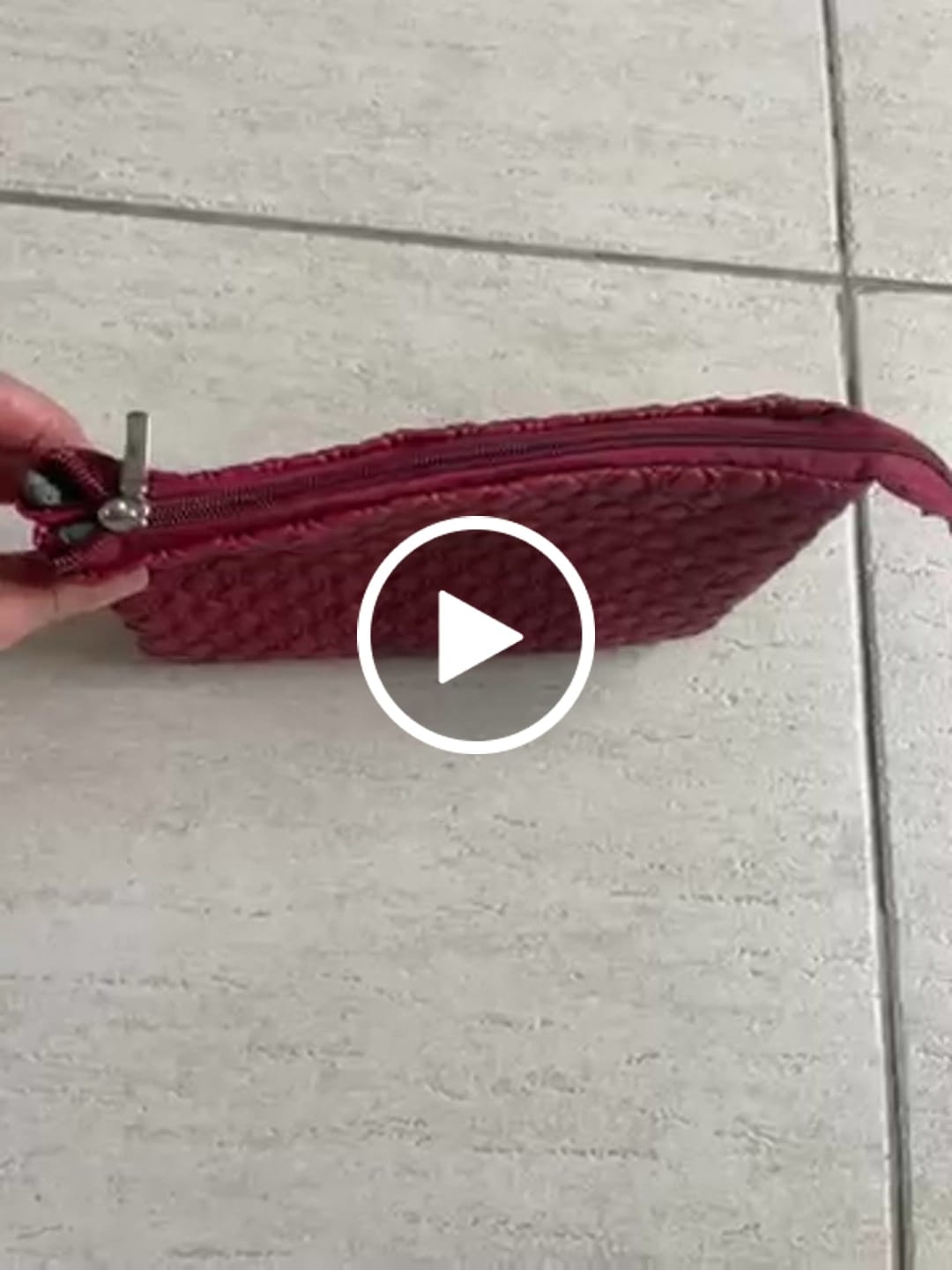 Customer video review of MATELASSE LUXO 1.5 COR BORDO FUNDO MANTA