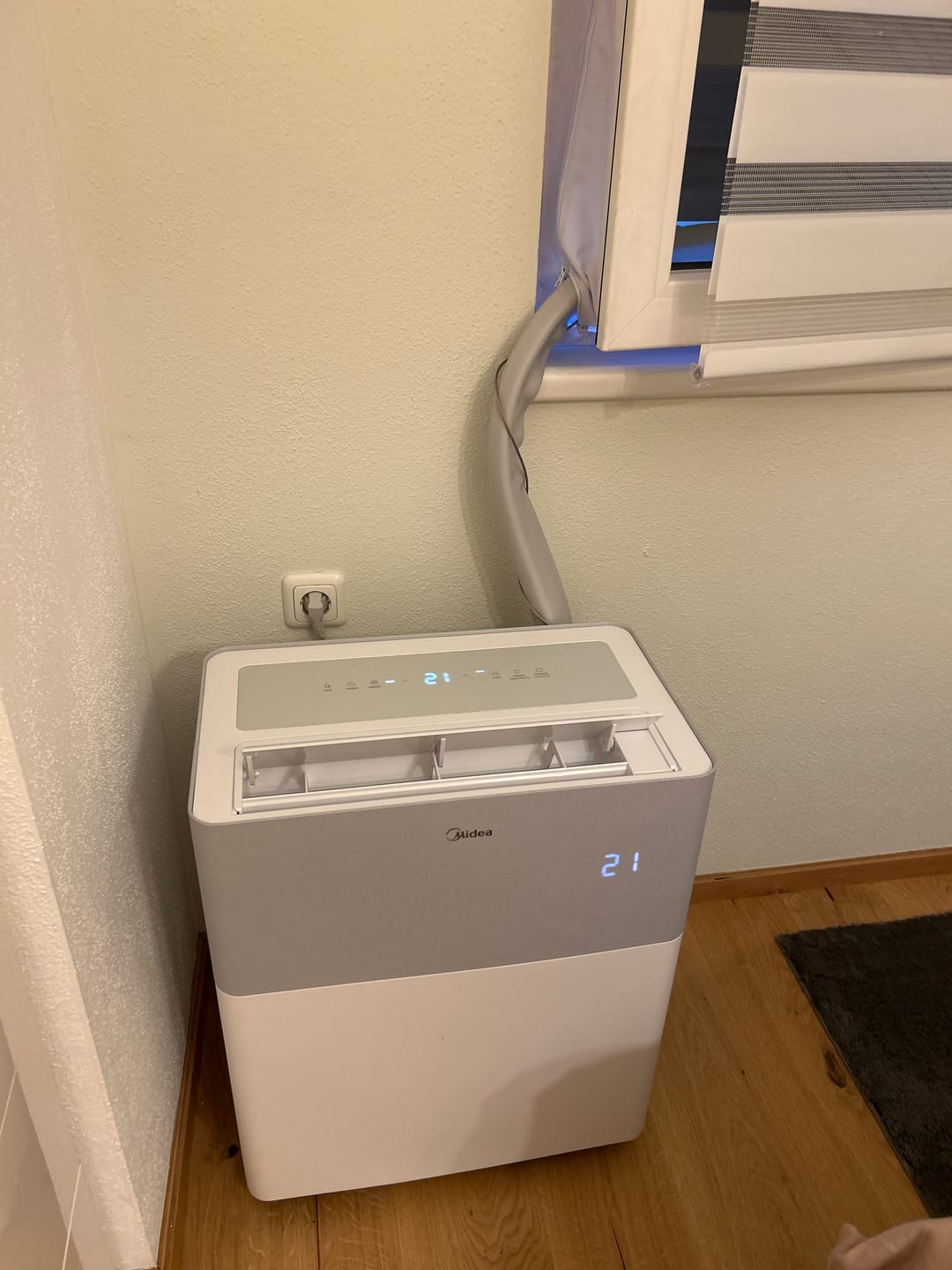 Customer photo review of Mobile Split-Klimaanlage (Midea PortaSplit Cool)