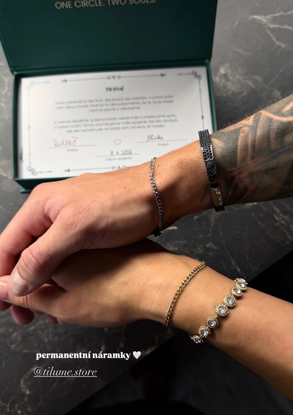 Customer photo review of Tilumé. Sada permanentých náramkov