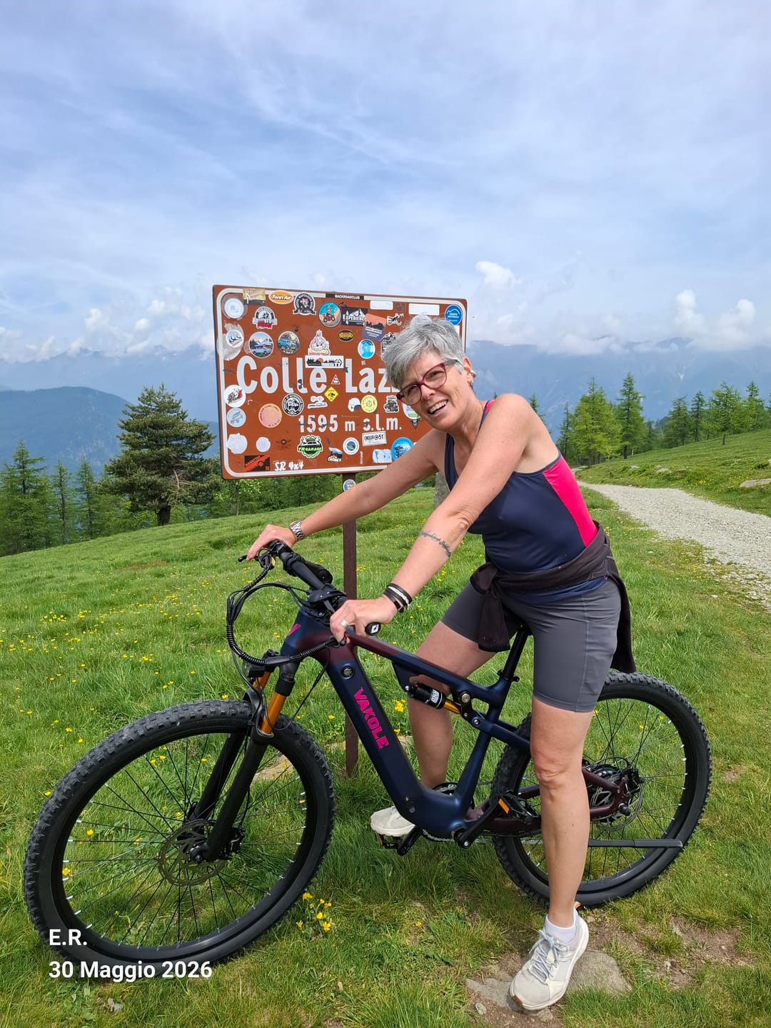 Customer photo review of Vakole EMT29 12s 250W 29" E-Mountain Bike 691Wh Cross-Country Full Suspension EMTB with Torque Sensor 48V 14.4Ah Battery