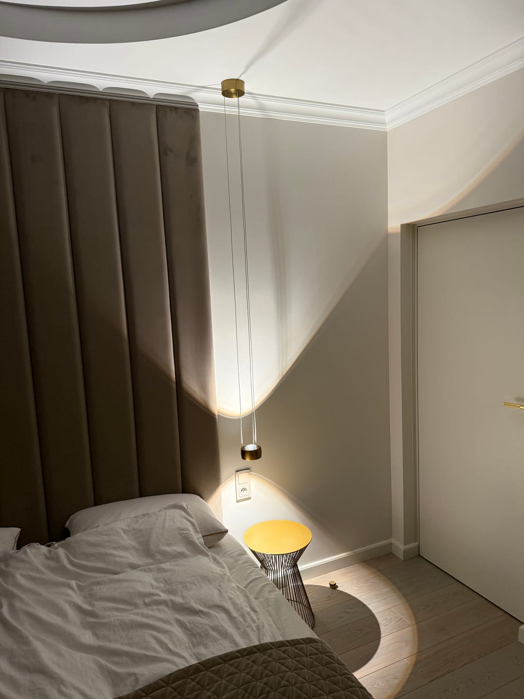 Customer photo review of Natura Nowoczesna Lampa Wisząca LED – Minimalistyczny Design z Energooszczędnym Oświetleniem do Salonu [lampa do salonu]