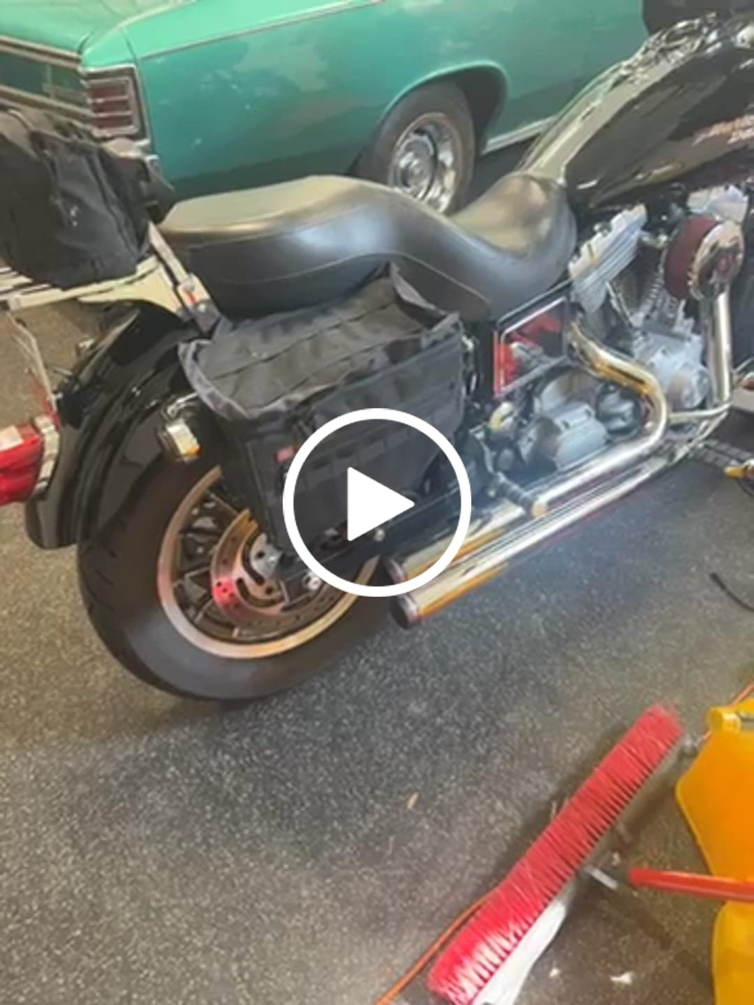 Customer video review of 18L - Patriot Medium Motorcycle Throw Over Saddlebags for Harley Dyna Low Rider FXDL/I