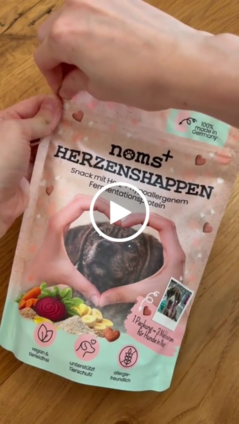 Customer video review of Herzenshappen: Hypoallergener Softsnack für sensible Hunde und den Tierschutz