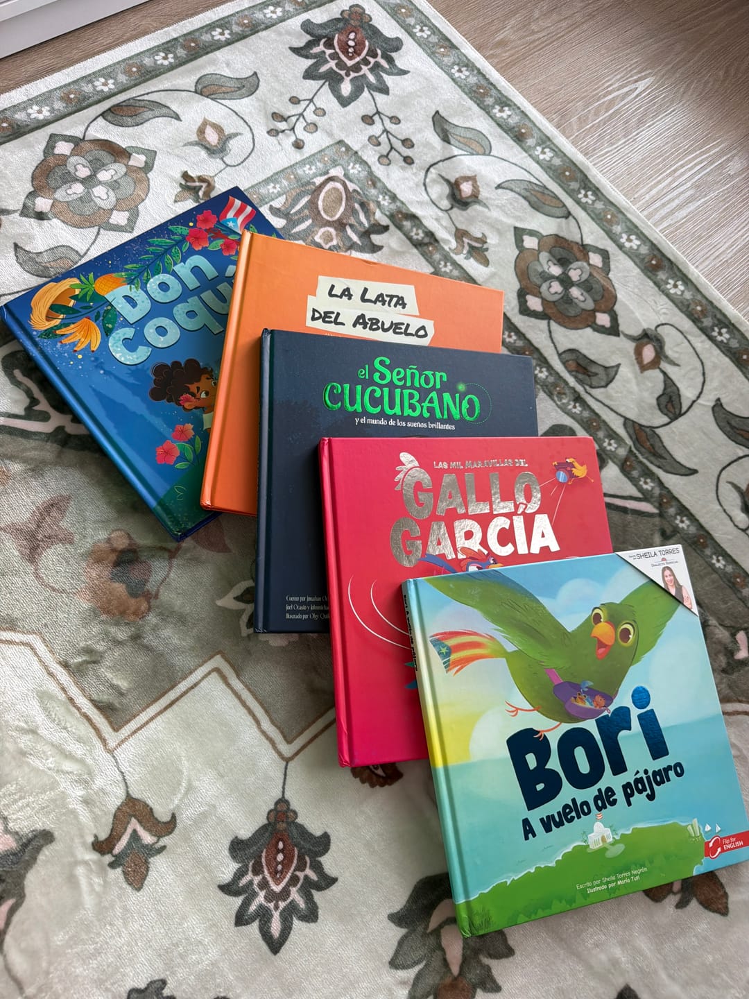 Customer photo review of Don Coquí | Libro Bilingüe