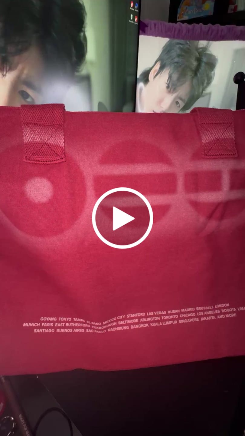Customer video review of [2ND PRE-ORDER] BTS - ARIRANG WORLD TOUR OFFICIAL MD FABRIC BAG
