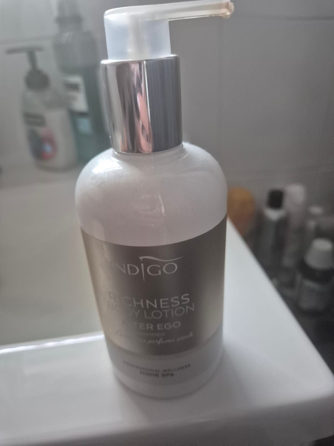 Customer photo review of Alter Ego Shimmer - Body Lotion 300ml
