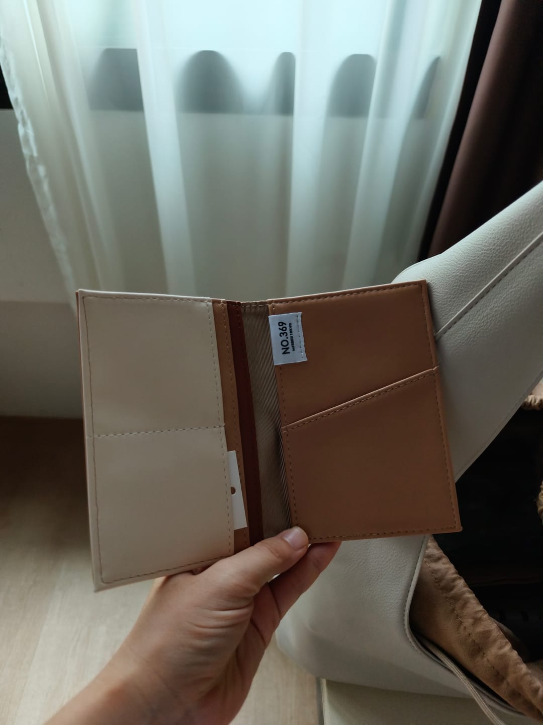 Customer photo review of Passport Case 杏"Ann"