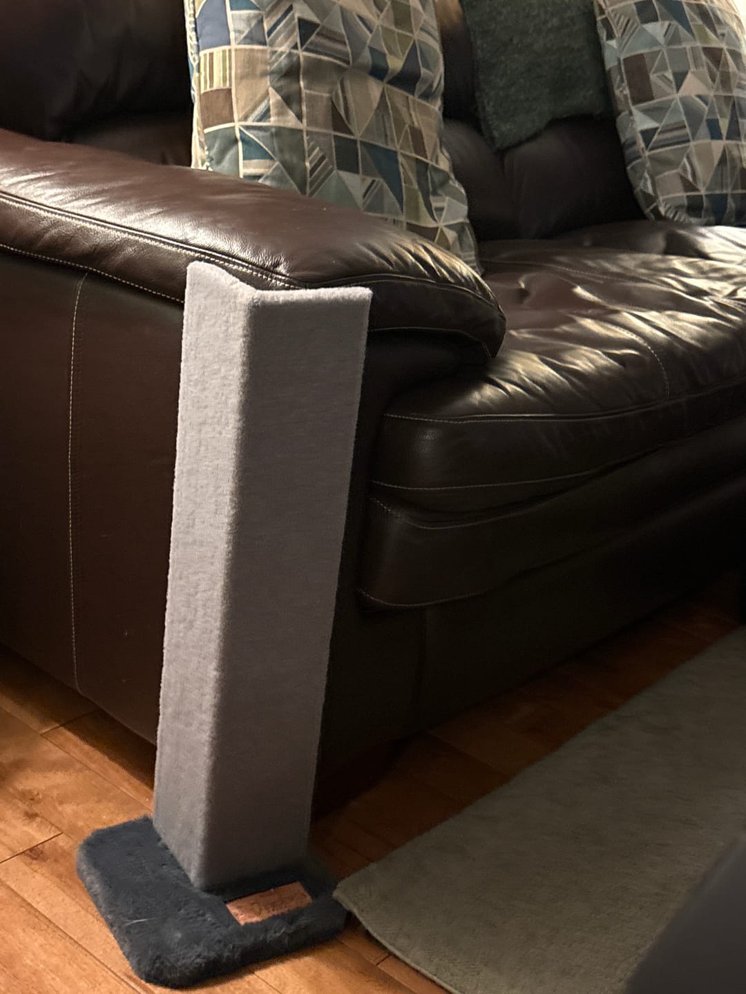 Customer photo review of Noba Corner Cat Scratcher and Protector - 23 Inch
