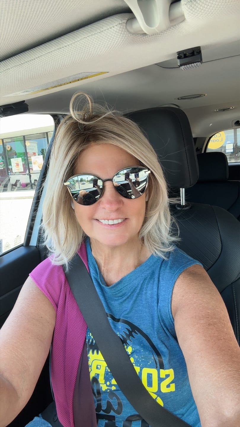 Customer photo review of TAKING FLIGHT - Paparazzi Blonde
