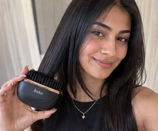 Customer photo review of Mini Portable Hair Straightener