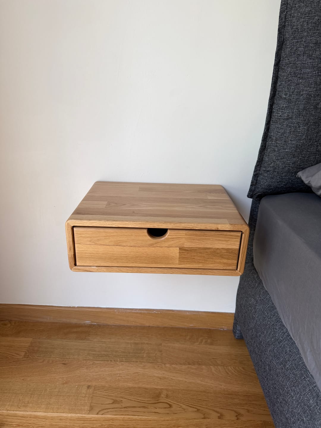 Customer photo review of Çekmeceli Komodin - Masif Meşe, Duvara Monte Model