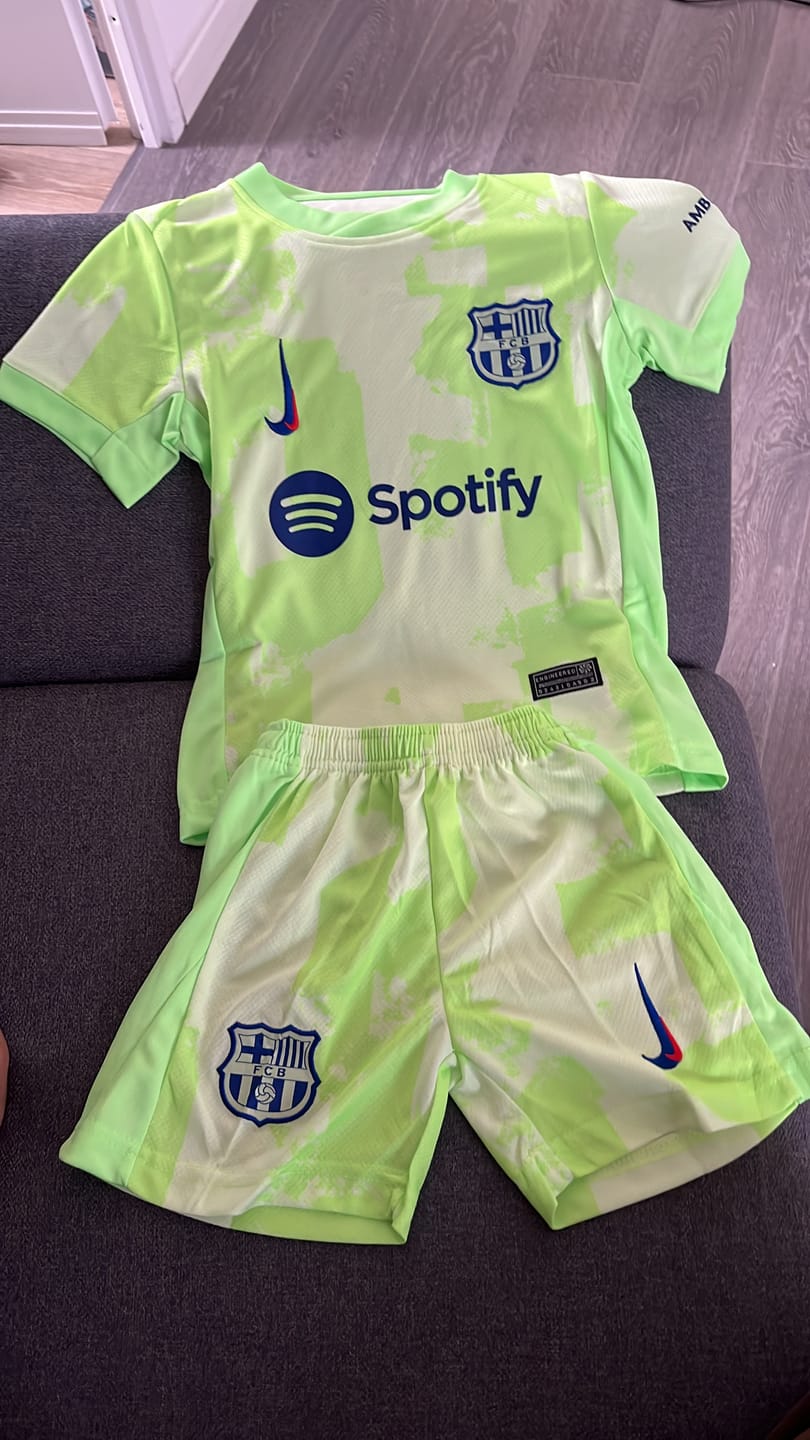 Customer photo review of KKGool -  Kit Enfant Barcelone 2024/2025