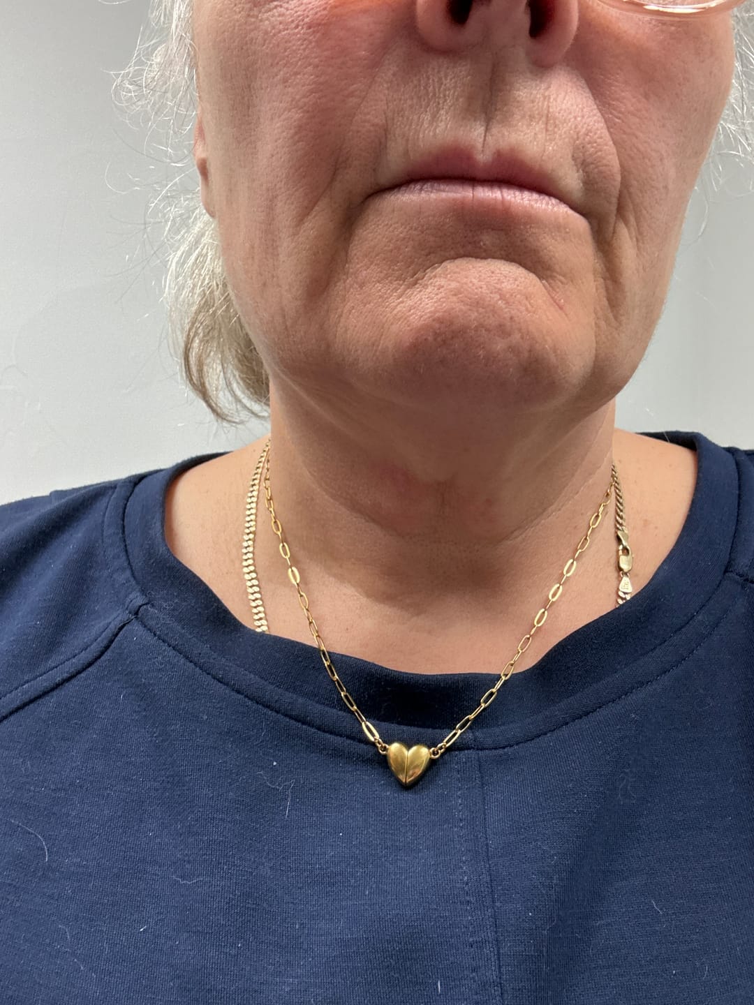 Customer photo review of Magnet Heart Necklace