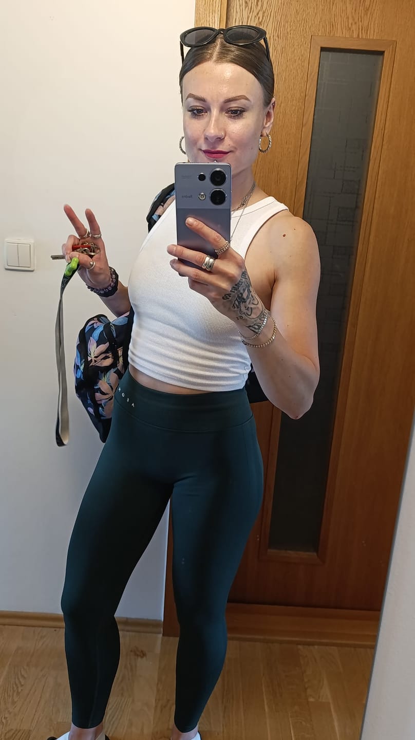 Customer photo review of MOTION SEAMLESS LEGGINGS