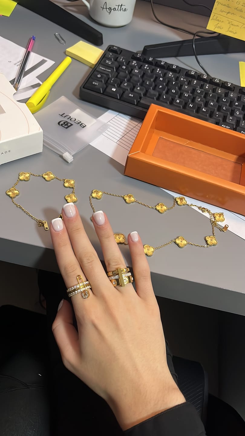 Customer photo review of Anel Triplo Glamour Banhado em Ouro 18k