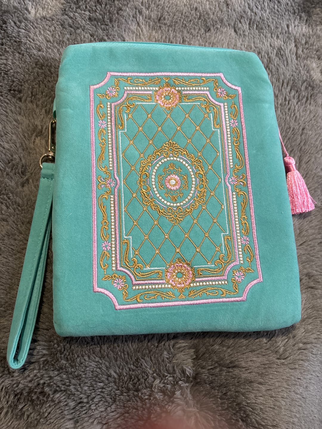 Customer photo review of Antoinette eReader Sleeve