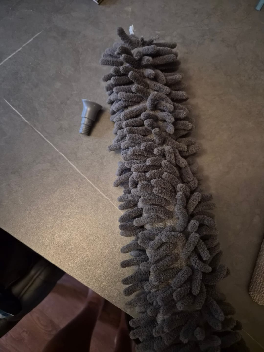 Customer photo review of Magicwipe™ Extendable Duster with