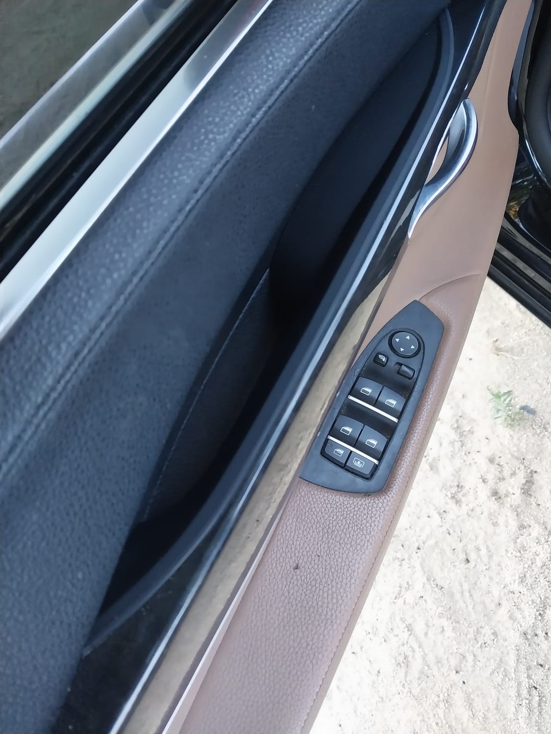 Customer photo review of BMW 7 Series F01 F02 F04 Sticky Interior Door Pull Handle Covers 2008–2015 – 2PCS Set  | SPCRSO