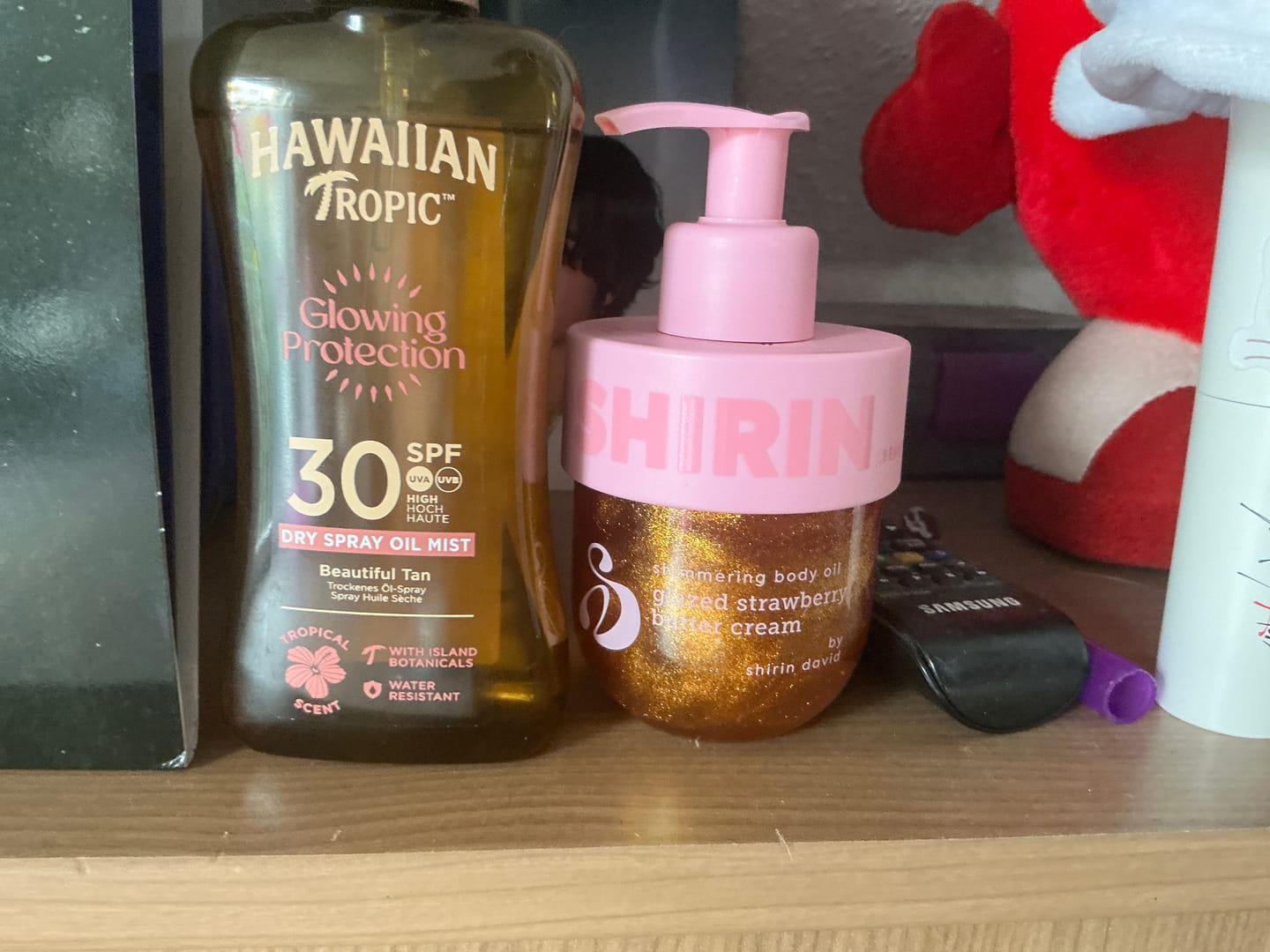 Customer photo review of Shimmering Body Oil Glazed Strawberry Butter Cream