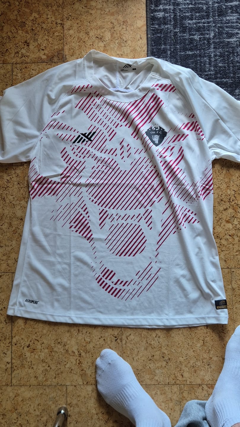 Customer photo review of Free Mystery Shirt/Short (Worth Up To €29.95)