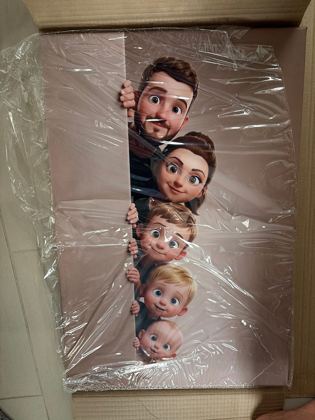 Customer photo review of Personalisierte Leinwand - Animiert hinter der Wand