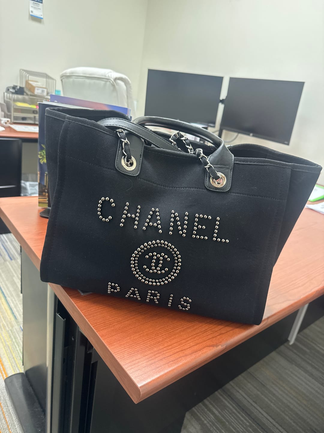 Customer photo review of Chanel Natural Canvas and Black Leather Large Pearl Deauville Tote - 30x39x22cm