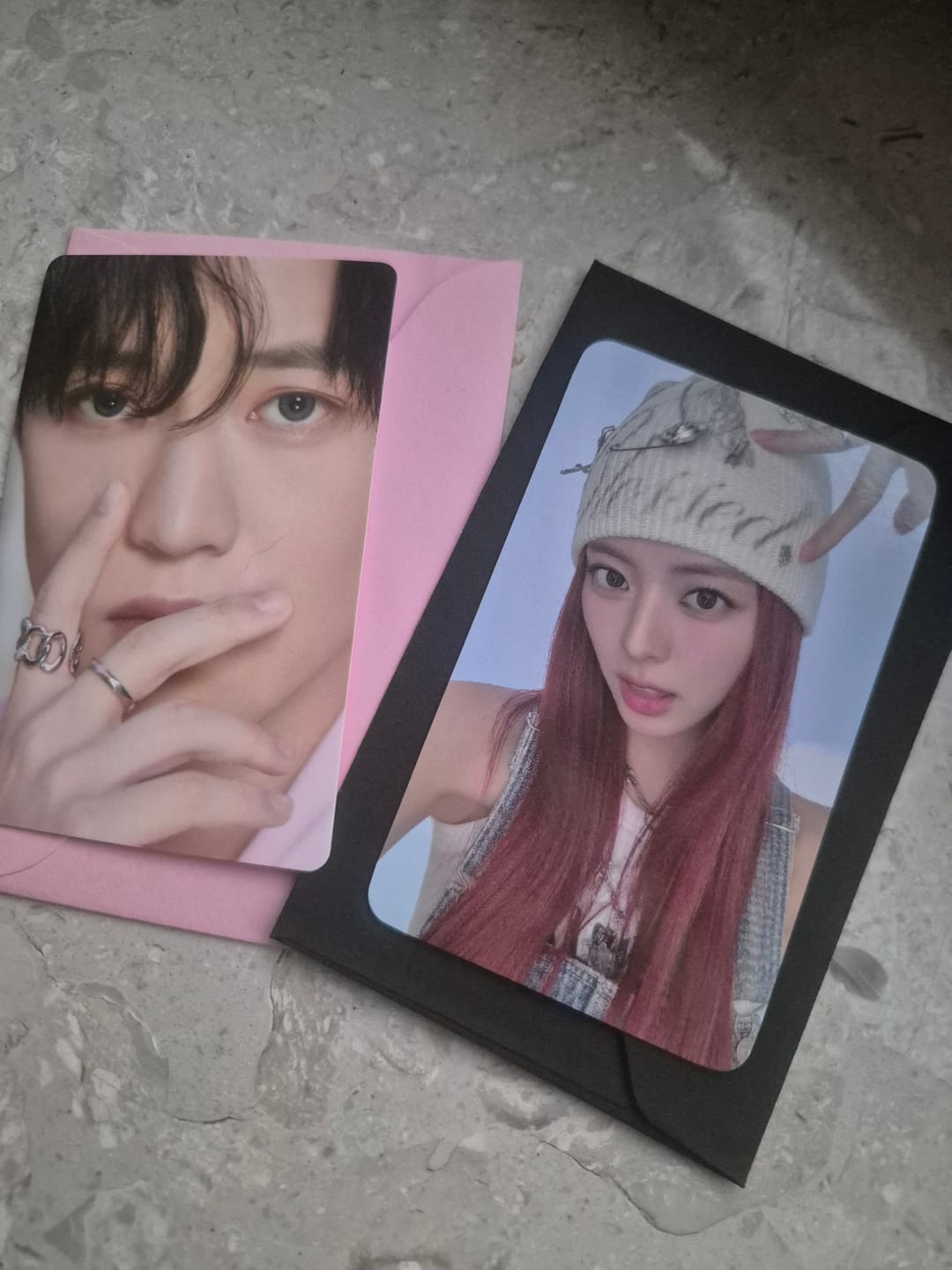 Customer photo review of K-POP BLIND RANDOM PHOTOCARD