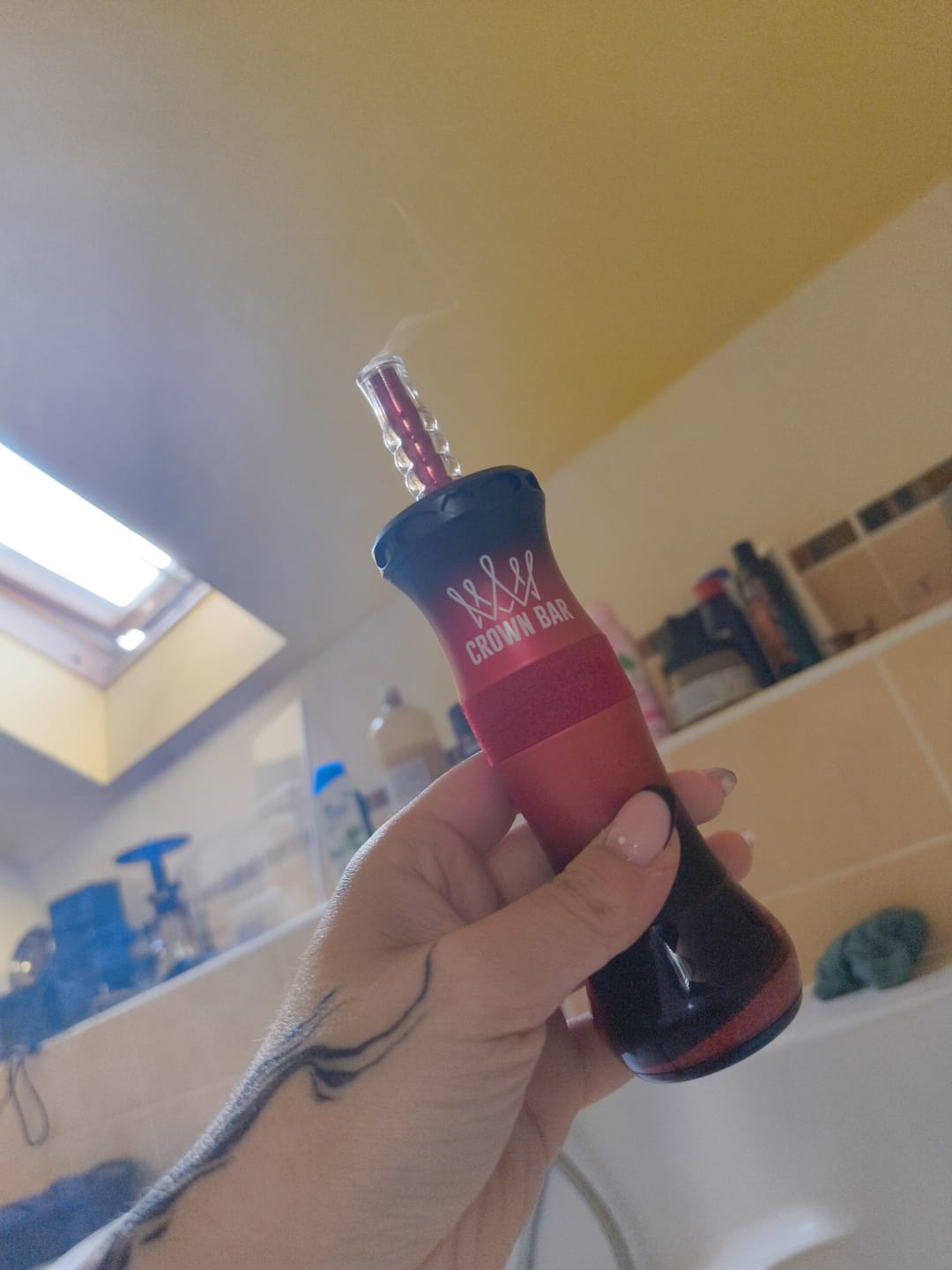 Customer photo review of Al Fakher Crown Bar – E-Hose X 60K – 0.6% Nicotine – Disposable Vape / Hookah