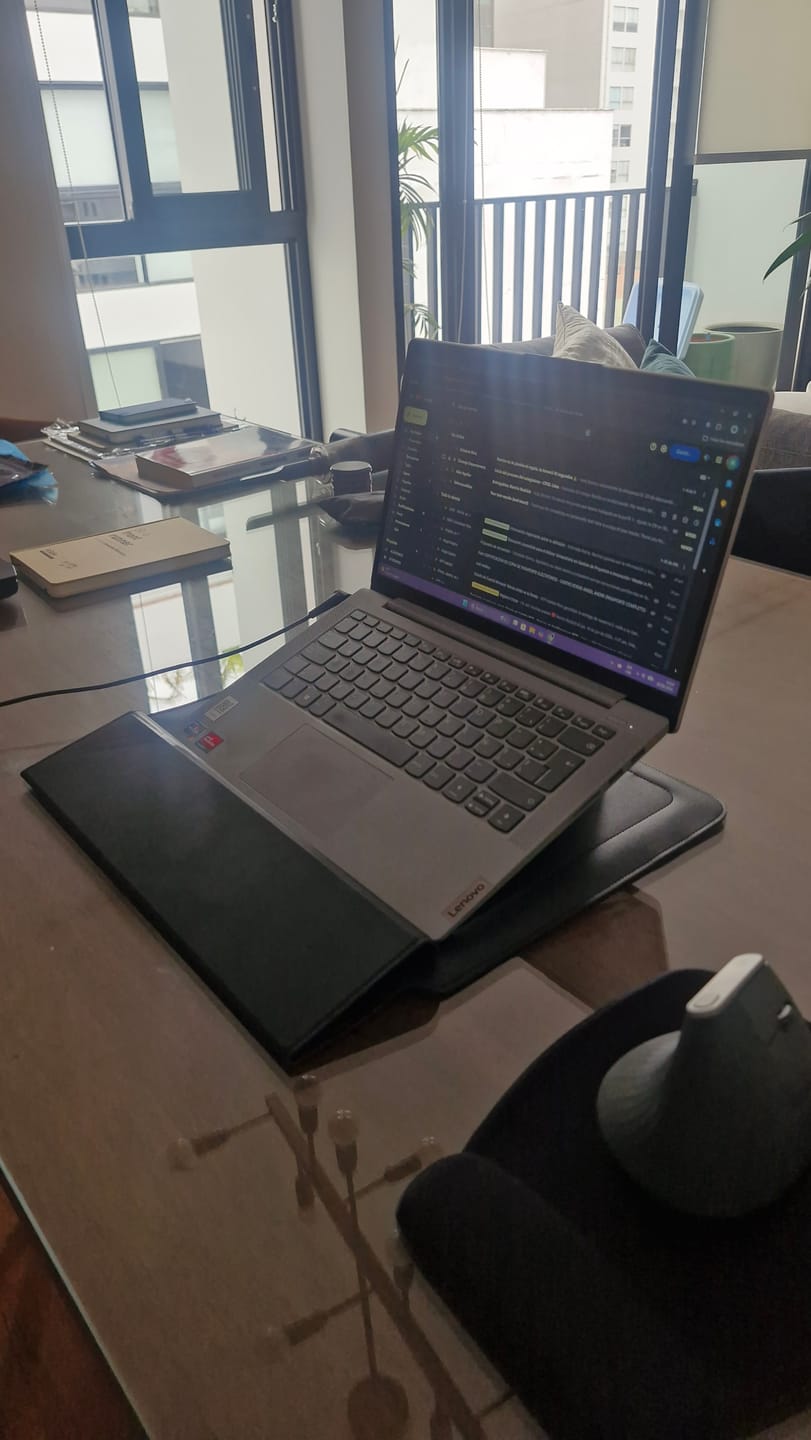 Customer photo review of Funda Notebook Smart Case