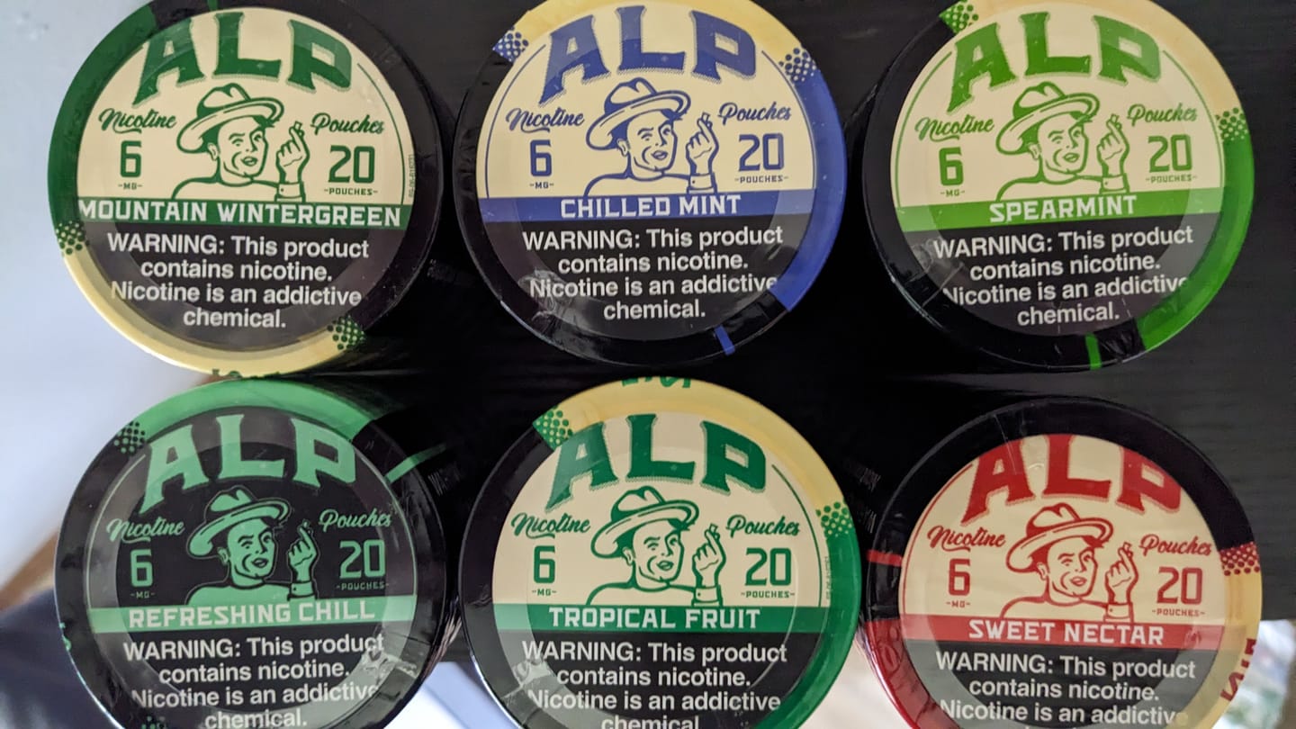 Customer photo review of Spearmint Nicotine Pouches