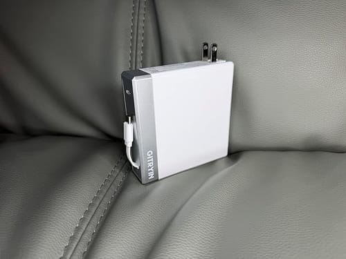 Customer photo review of Gitryin Retractable 140W Fast Charger - USB-C Cable