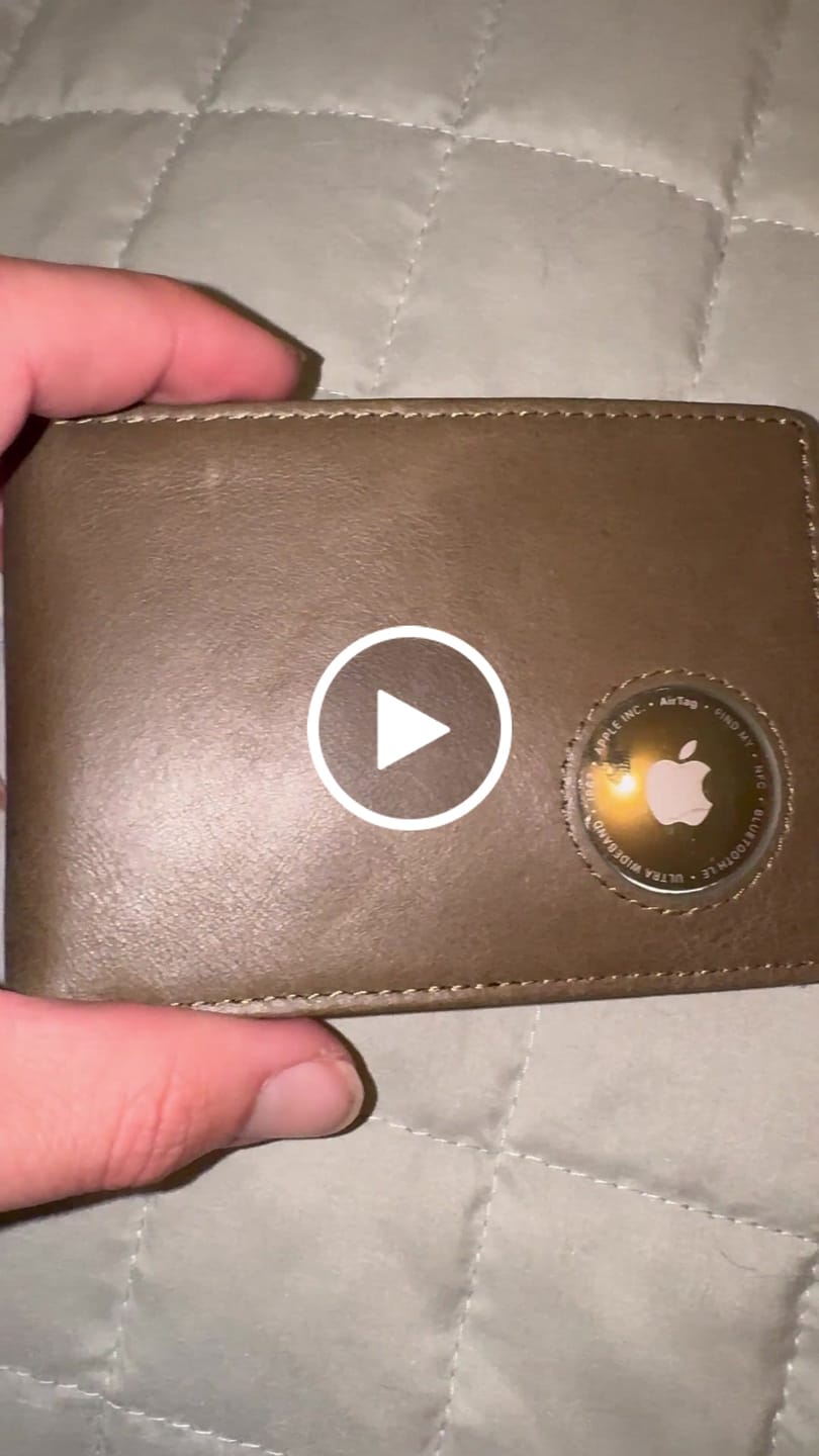Customer video review of Supreme Smart VN400 AirTag Wallet