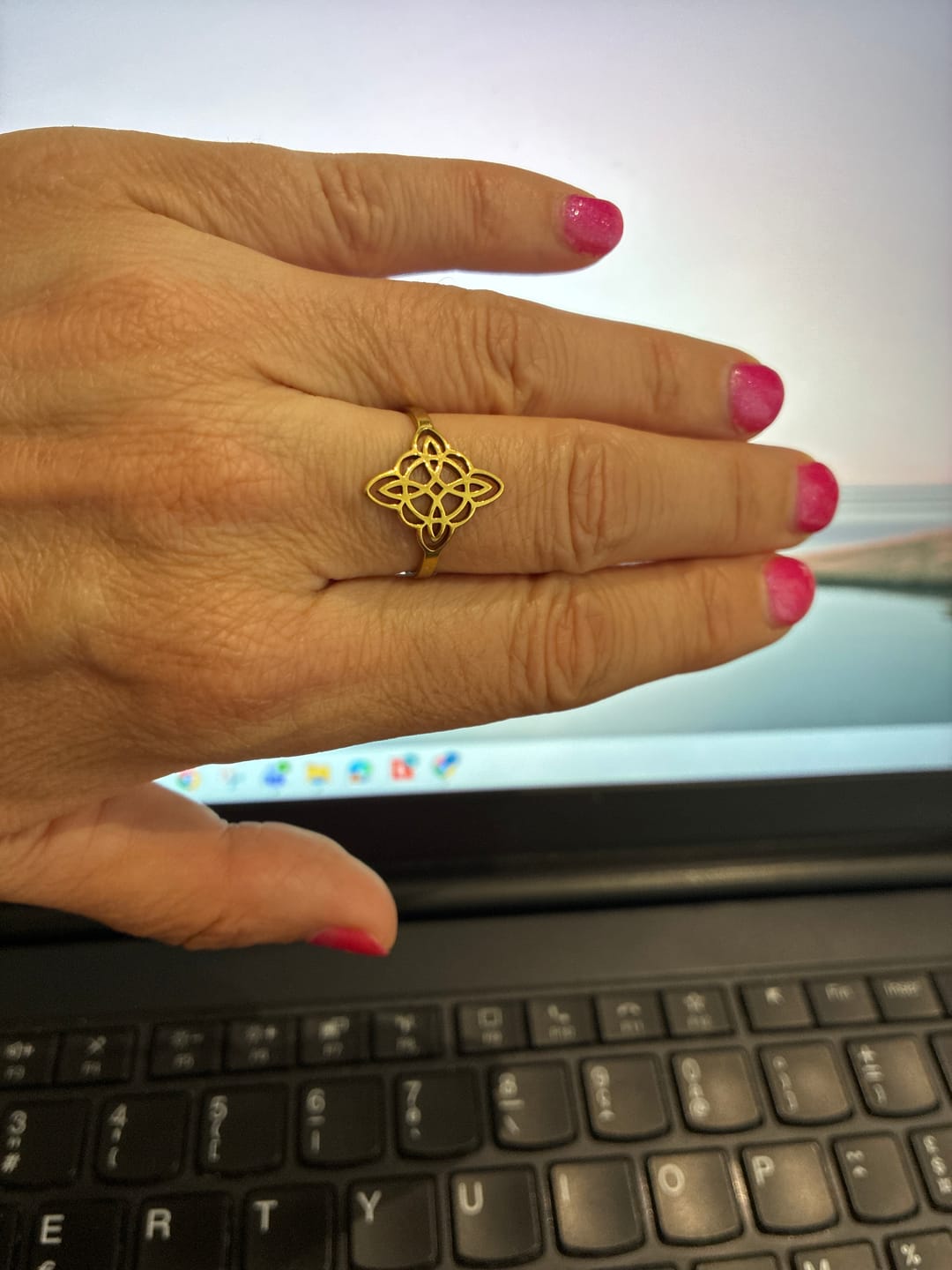 Customer photo review of Bague Ajustable "Protection Éternelle" - Noeud de Sorcière