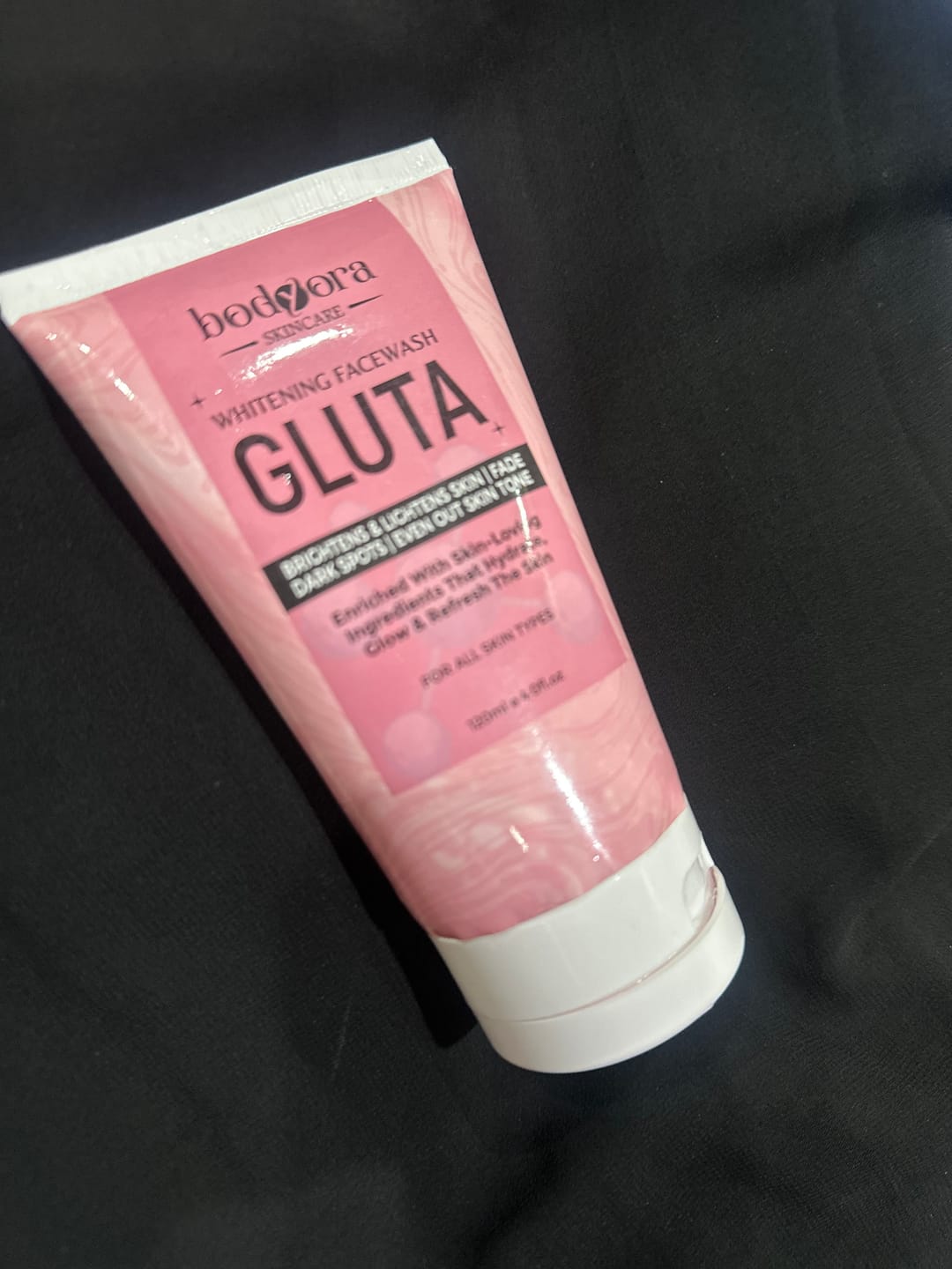 Customer photo review of Gluta Whitening Face Wash