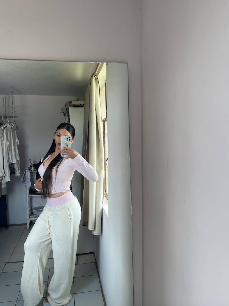 Customer photo review of W2213 - OTG Straight Leg Joggers