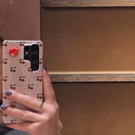 Customer photo review of Cherry Love - Slim case