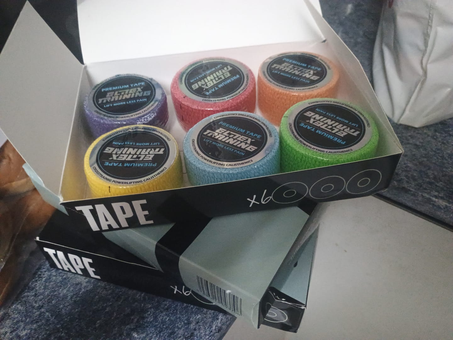 Customer photo review of Premium Tape Extra Adhesivo Pack 6