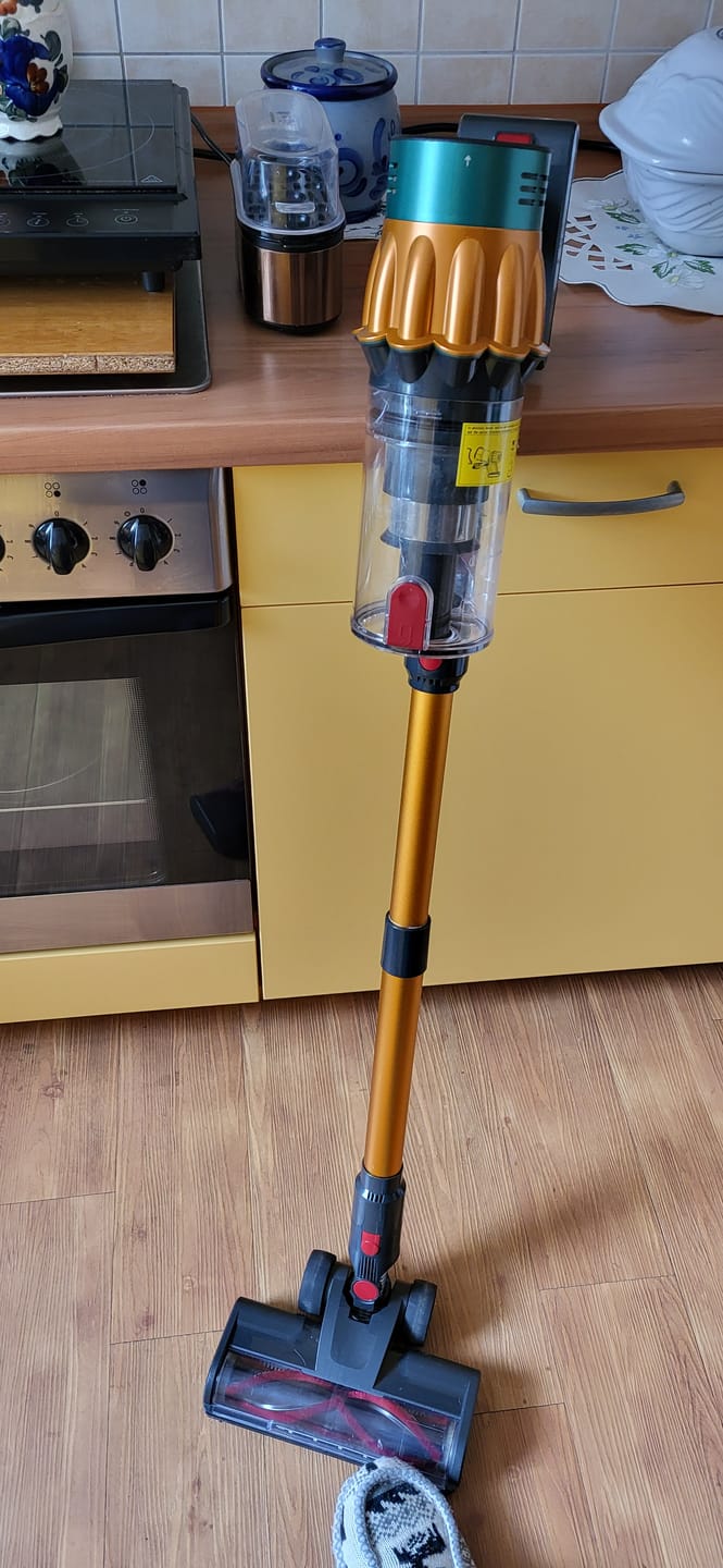 Customer photo review of Dripl UltraVac Akku-Staubsauger