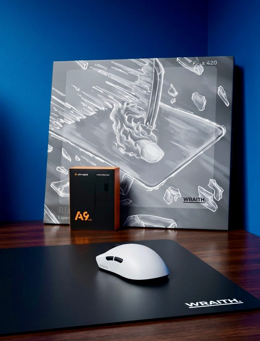 Customer photo review of Wraith Blade Y Hard Mousepad