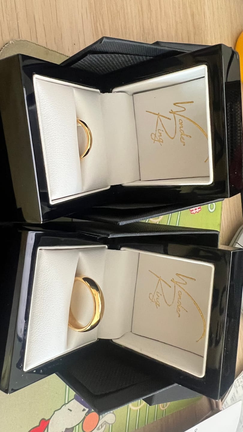 Customer photo review of Gold Wonder Ring Set