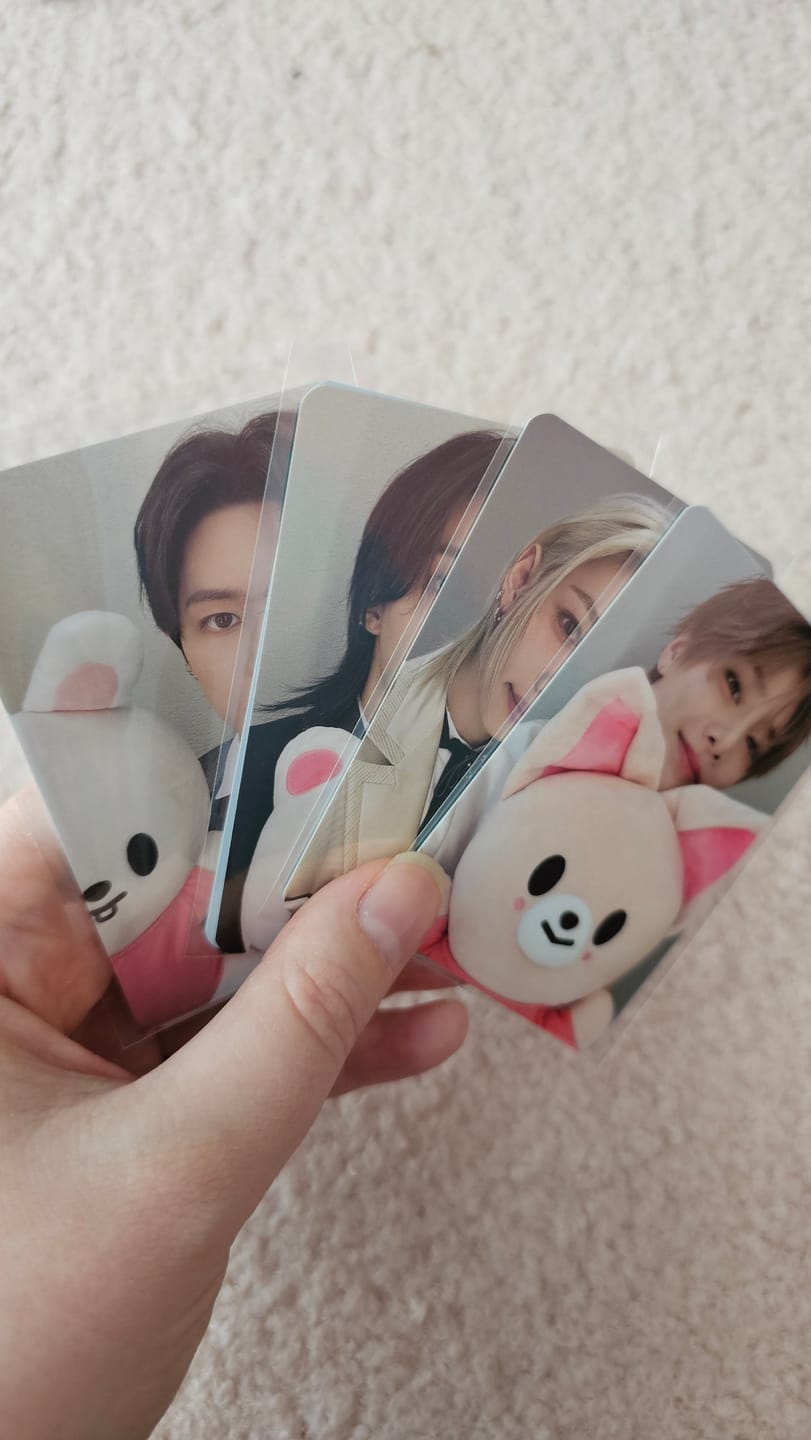 Customer photo review of [BUNJANG] Stray Kids Popup POB OT8 Photocard / 스트레이키즈 팝업 4만원특전포카 OT8