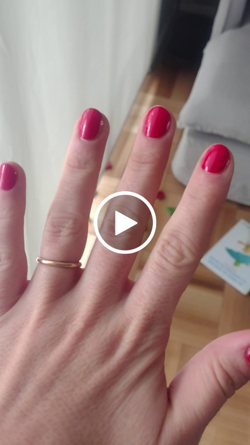 Customer video review of Michi Nails | Stickers de Esmalte