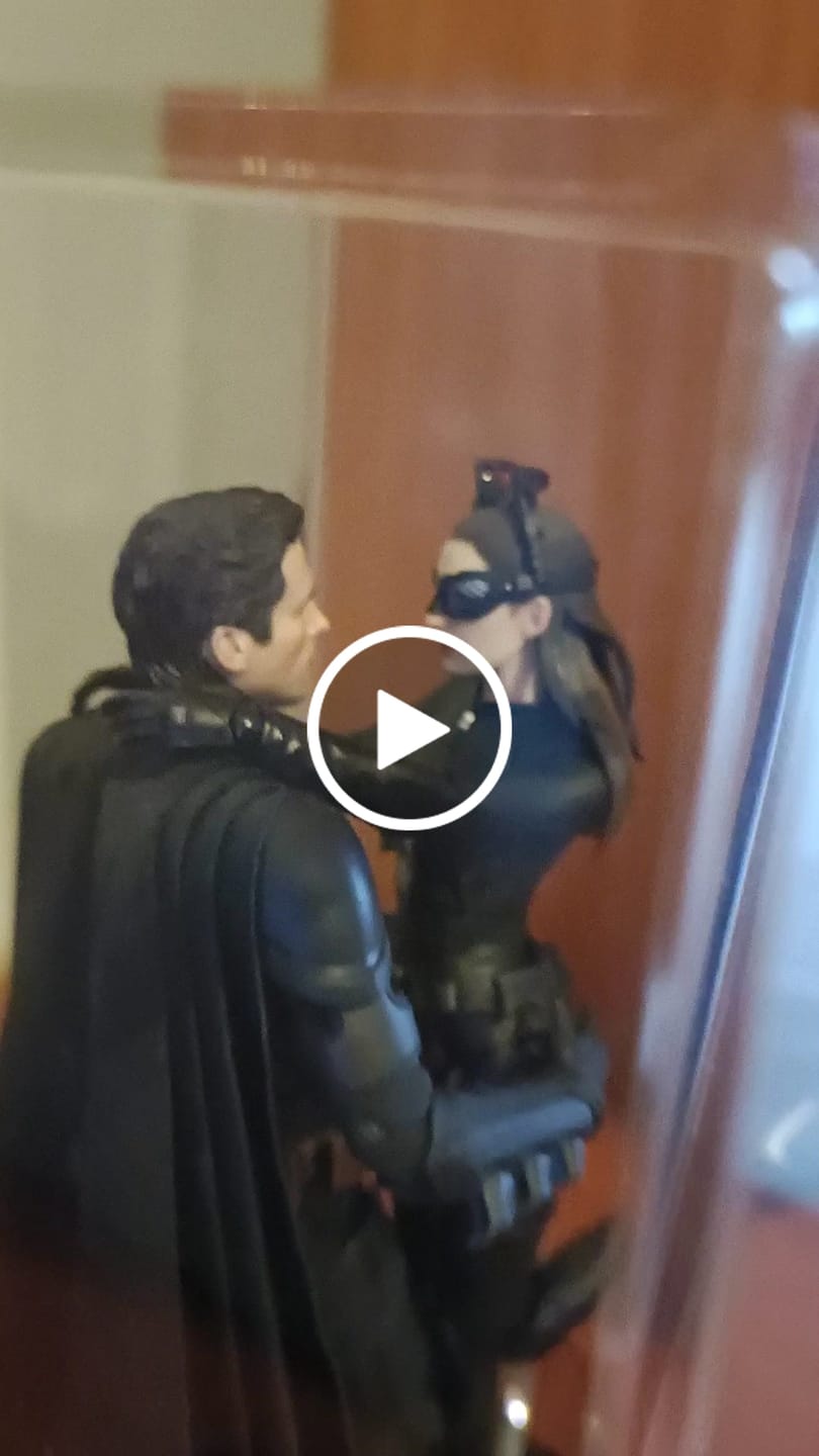 Customer video review of The Dark Knight Rises - Catwoman 1/12 Scale Figure