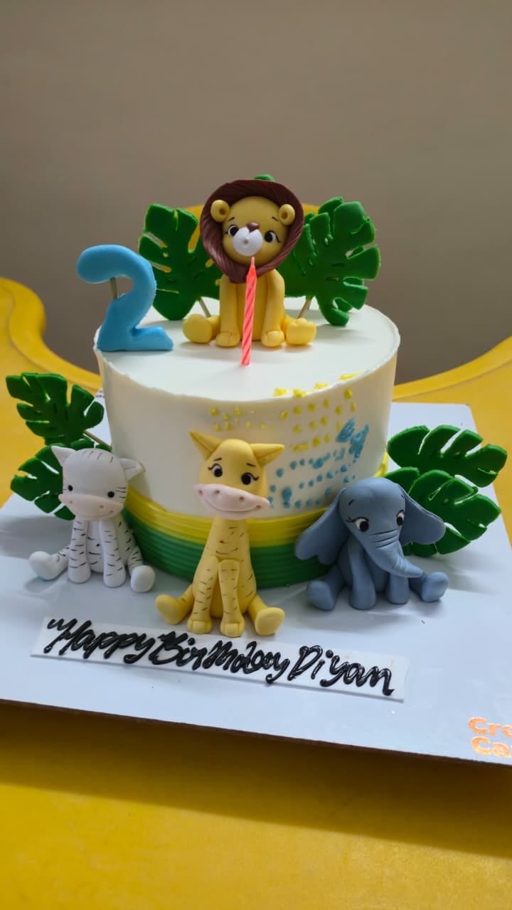 Customer photo review of Animal Party Birthday Cake
