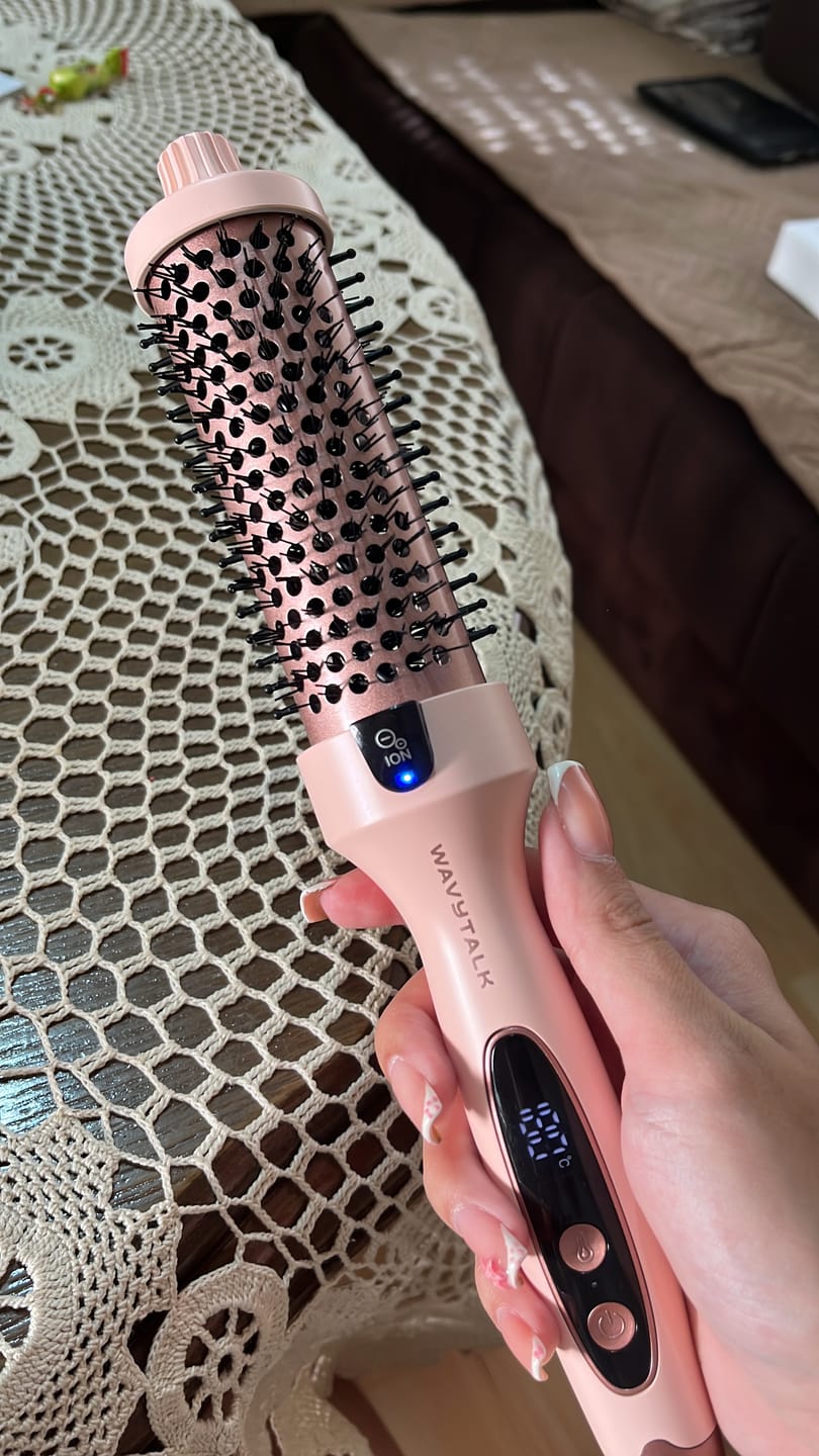Customer photo review of Wavytalk Blowout Boost Ionic Termal Brush