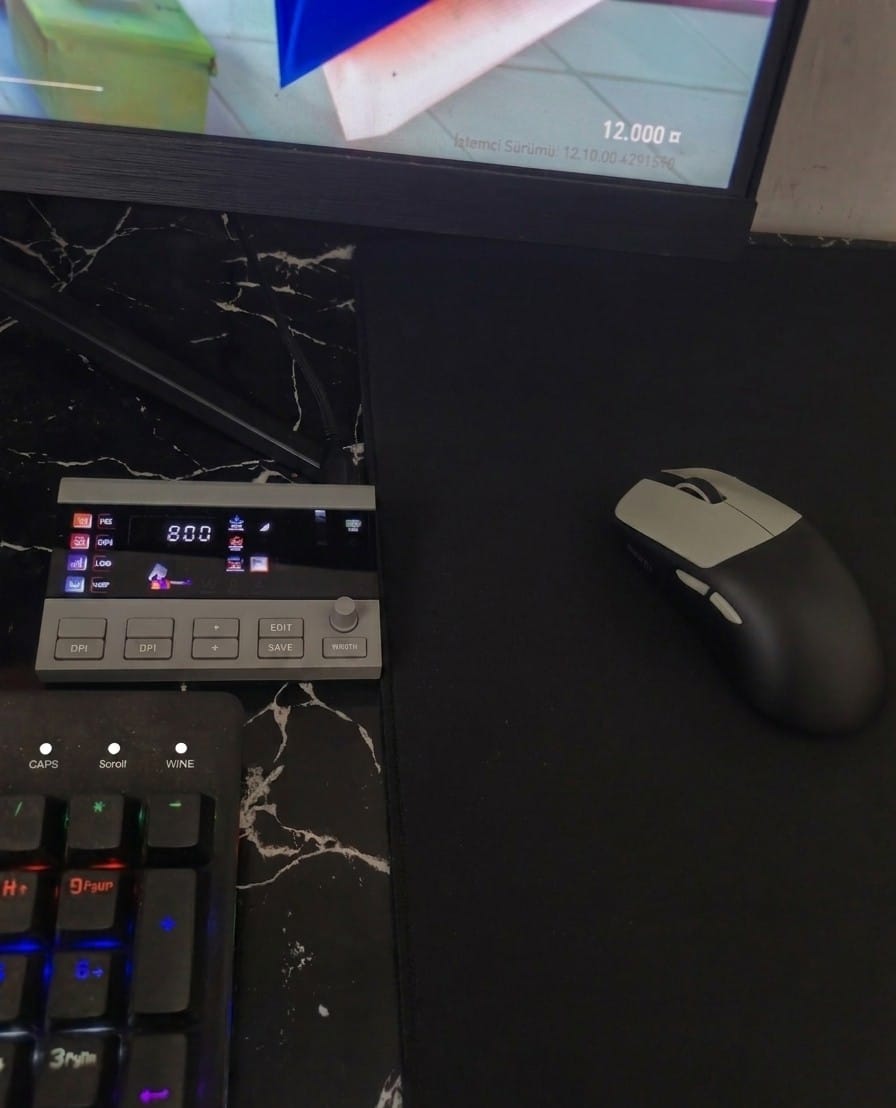 Customer photo review of Wraith W1 Wireless Mouse