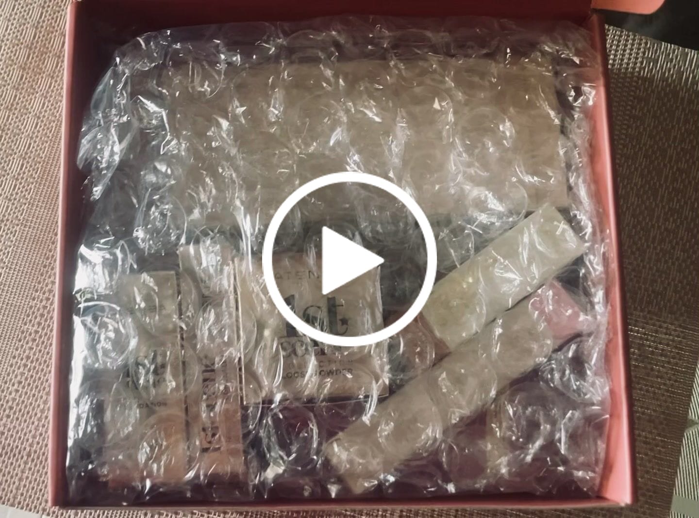 Customer video review of POLVO SUELTO TRASLUCIDO 1ST SCENE