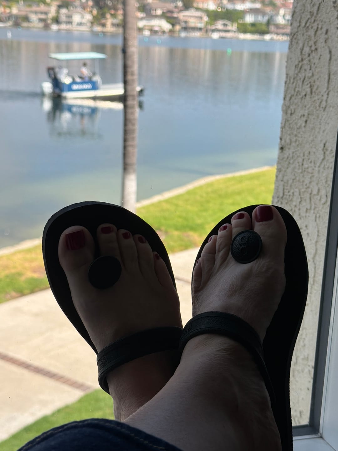 Customer photo review of Gurus Flip-Flops - Black